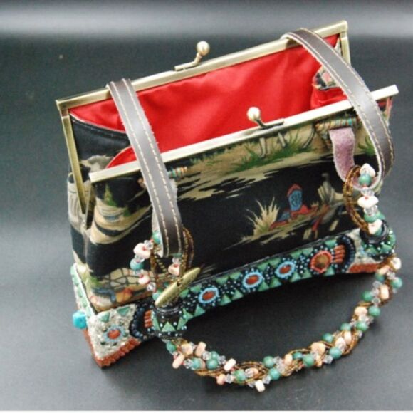 Mary Francis Happy Trails beaded kisslock frame shoulder bag - Picture 2 of 10